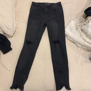 WILD FABLE DISTRESSED JEANS